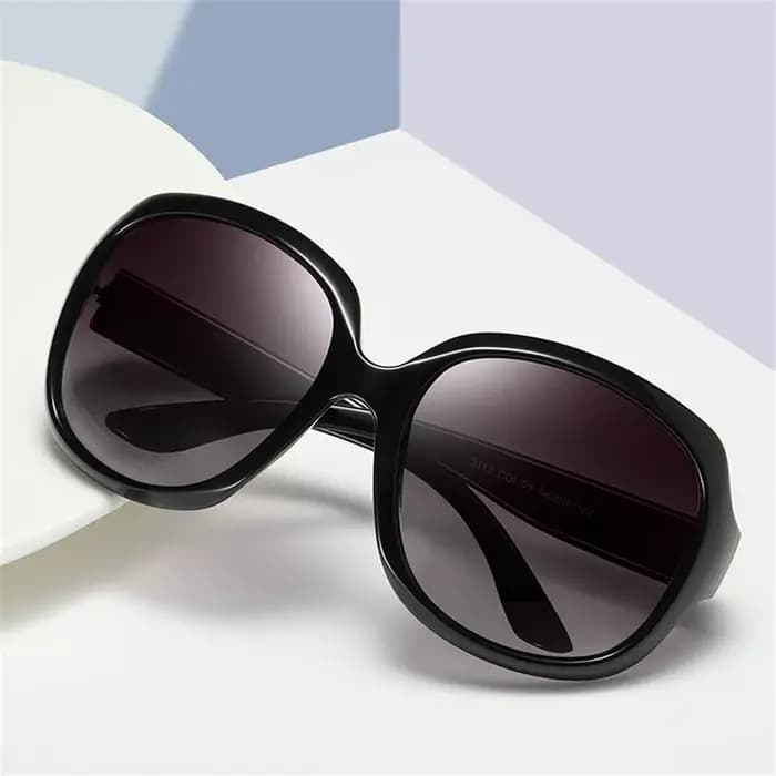Lunettes de soleil surdimensionnées