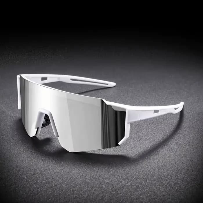 1 paire de lunettes colorées à grande monture