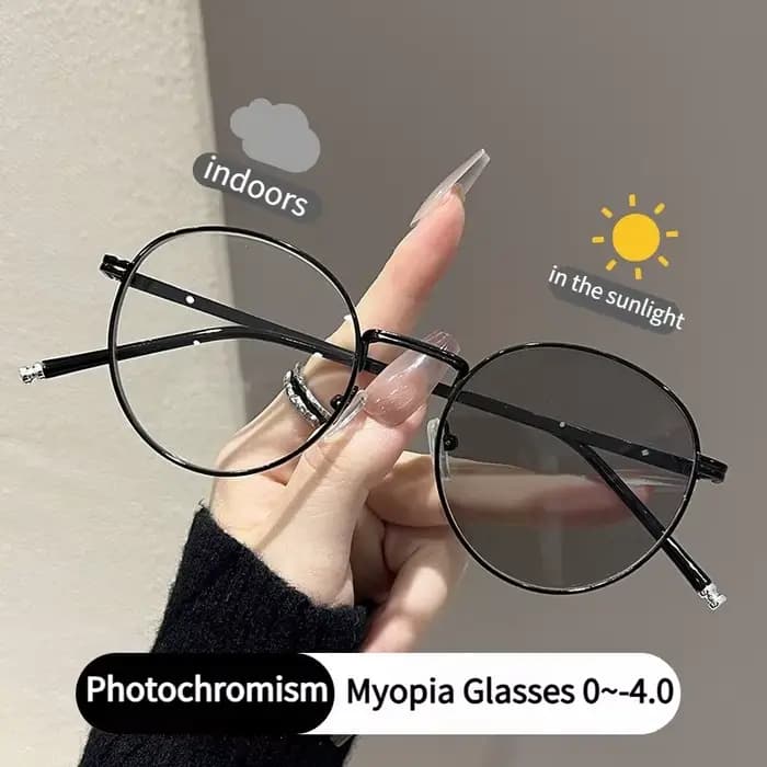 Lunettes de myopie avec lentilles qui peuvent changer de couleur sous les yeux