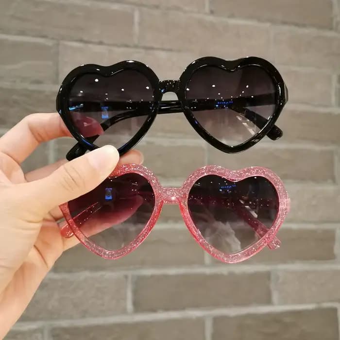 Nouvelles lunettes de soleil fantaisie en forme de cœur avec cristaux scintillants pour filles