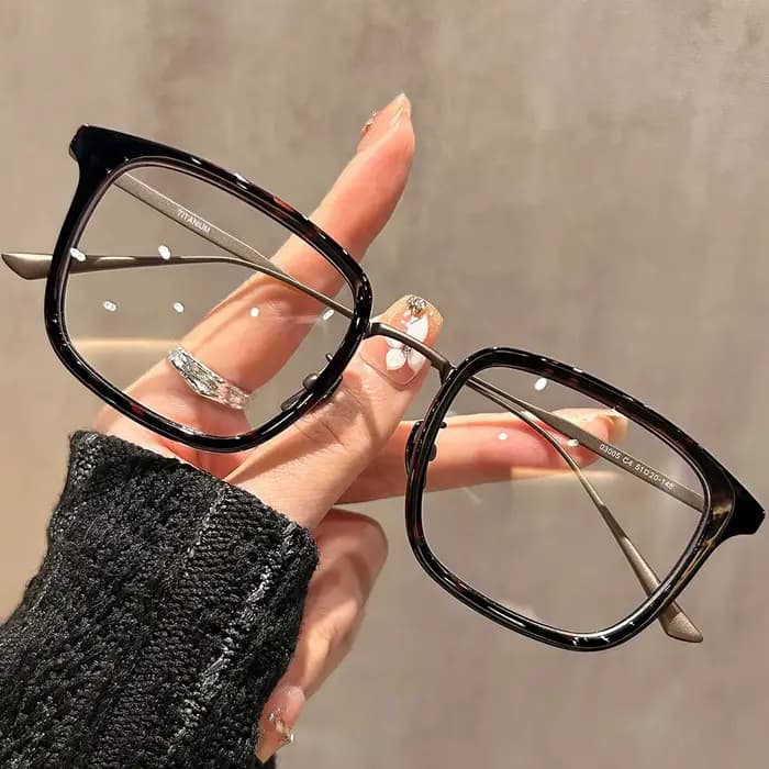 Monture de lunettes carrée en titane pur