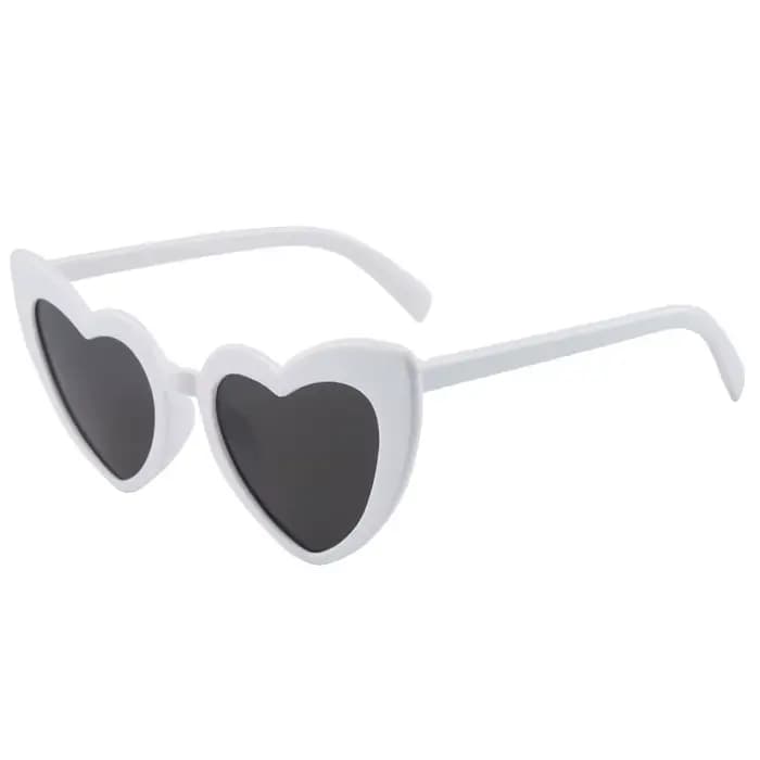 Lunettes de soleil tendance en forme de cœur blanc pour femme