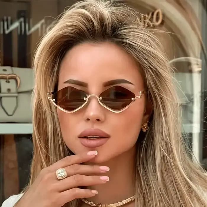 Lunettes de mode pour femmes avec monture en métal diamant ultra-légère de style rétro et demi-monture