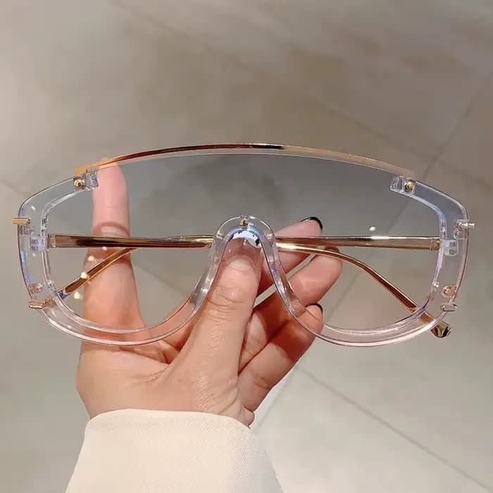 Lunettes de soleil tendance léopard pour femme
