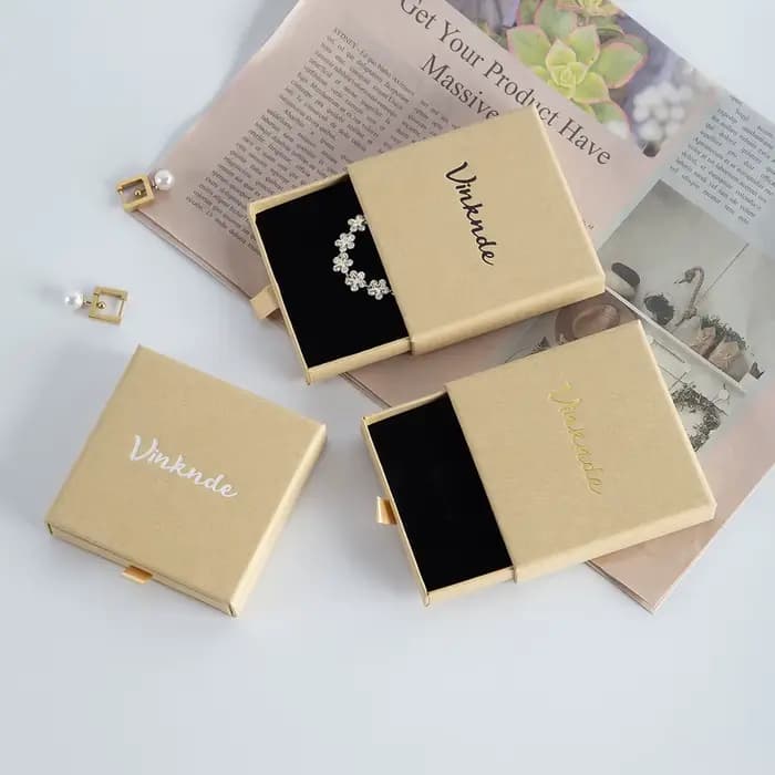 Tiroir en carton de vache avec Logo personnalisé, boîte d'emballage de bijoux, coffrets cadeaux, collier, boucle d'oreille, Bracelet, bague, mallette de rangement de bijoux de voyage