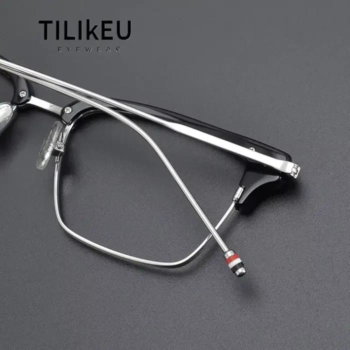 Montures de lunettes en titane pur de la marque New York