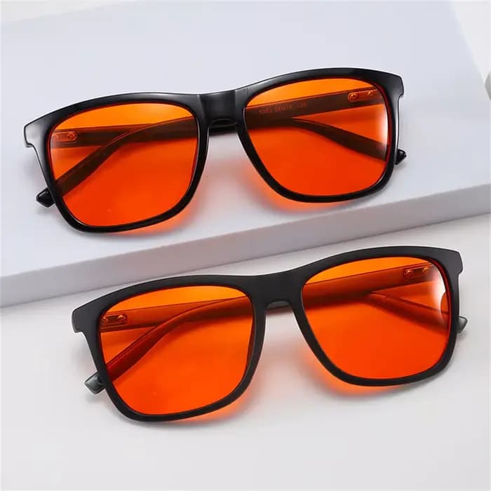 Lunettes classiques anti-lumière bleue à verres orange pour hommes et femmes, monture carrée, pour vision nocturne et protection des yeux contre les écrans.