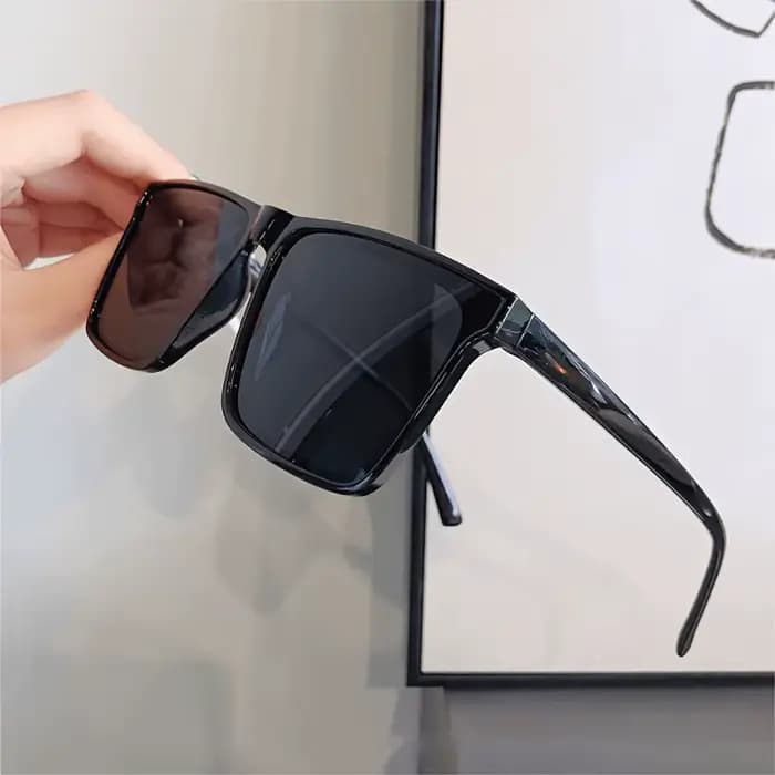 Lunettes de soleil oversize à monture plate