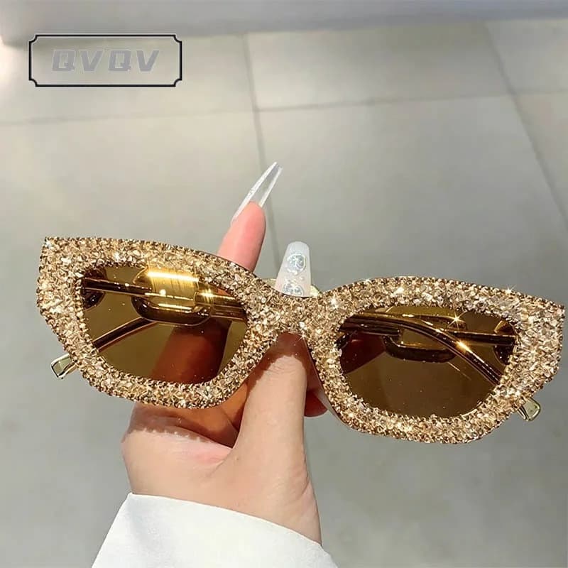 Lunettes de soleil œil de chat pour femmes avec chaîne dorée, design de marque de luxe, verres effet