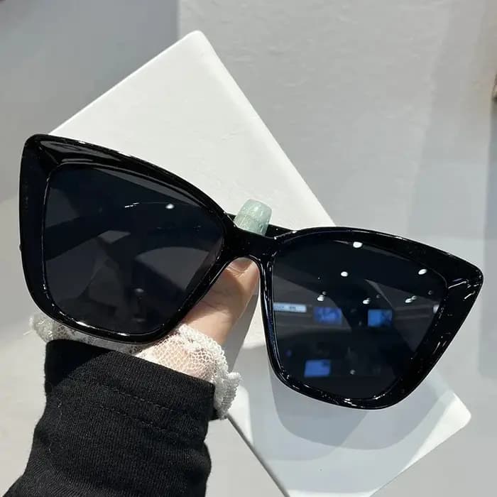 Lunettes de soleil œil de chat tendance pour femmes, lunettes de soleil carrées rétro, nouvelle protection UV400, lunettes de soleil tendance pour l'été