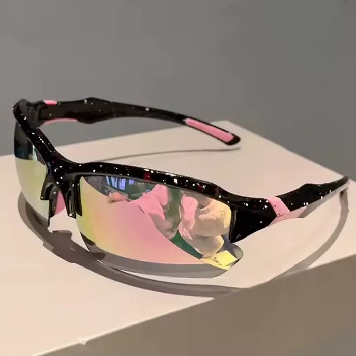 Une paire de lunettes semi-cerclées
