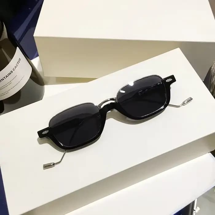 Lunettes de soleil carrées à petite monture, demi-monture en métal neutre, accessoires de photograph