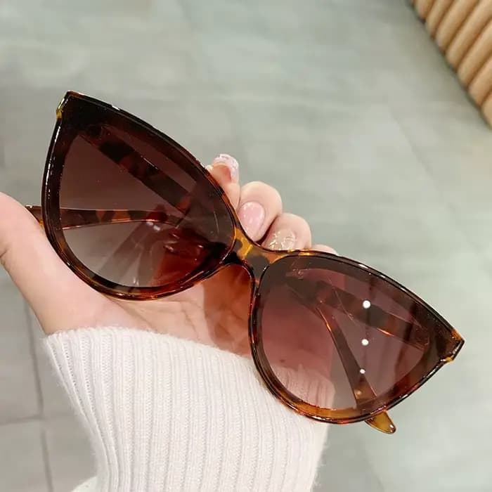 Grand Cadre Cat Eye lunettes de Soleil Femmes Nouveau Rétro Style Minimaliste Gradient