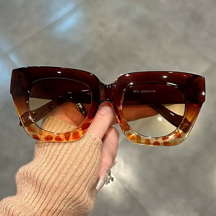 Lunettes de soleil carrées audacieuses à deux niveaux