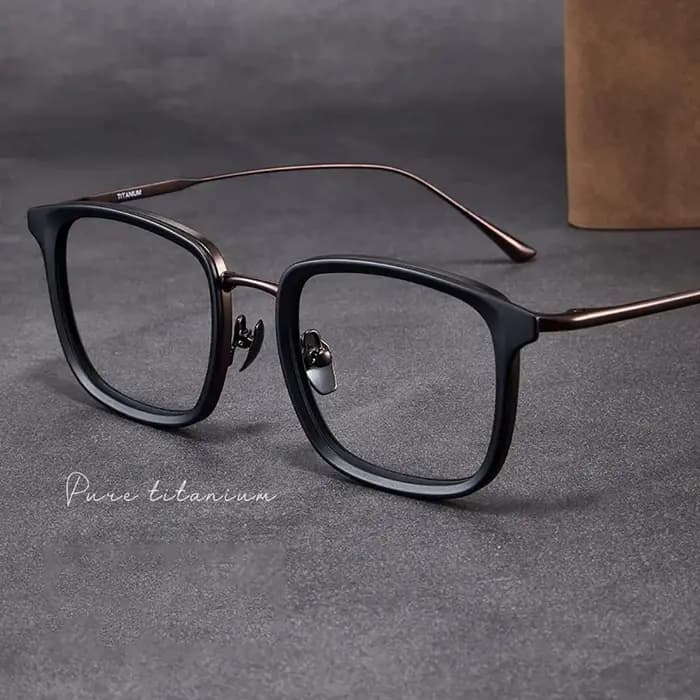 Monture de lunettes carrée en titane pur
