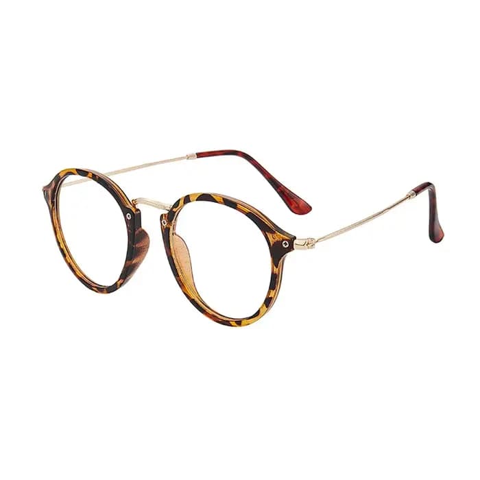 Lunettes de soleil design pour hommes avec éléments classiques et punk