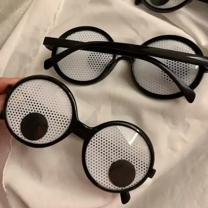 Lunettes de soleil amusantes et folles pour robe de soirée