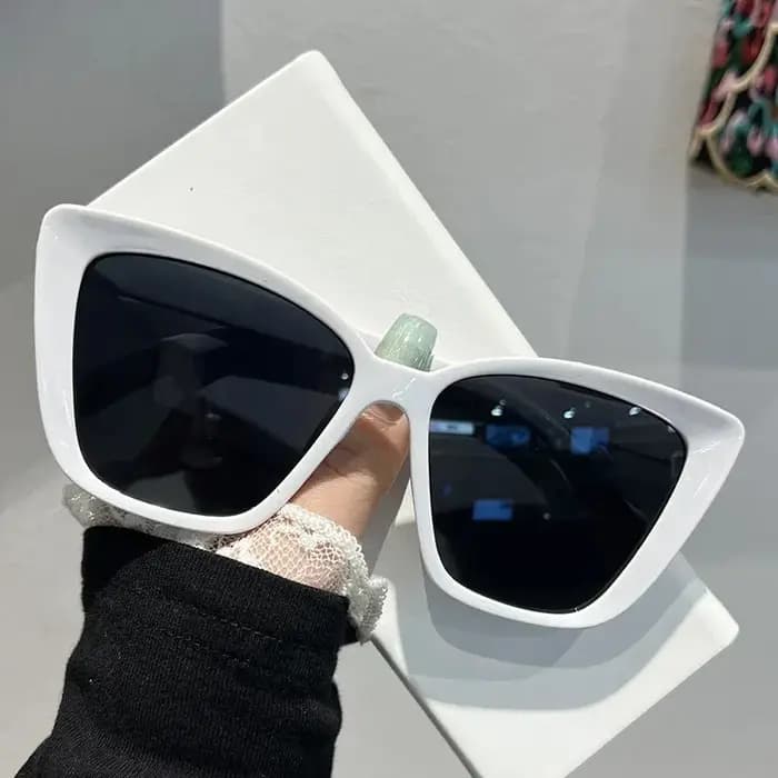 Lunettes de soleil œil de chat tendance pour femmes, lunettes de soleil carrées rétro, nouvelle protection UV400, lunettes de soleil tendance pour l'été