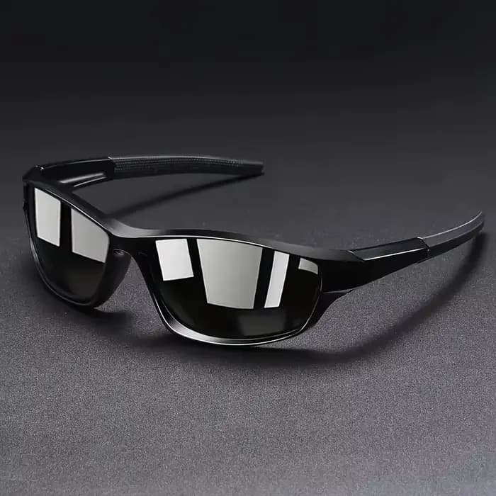 Une paire de lunettes de sport à la mode plein cadre