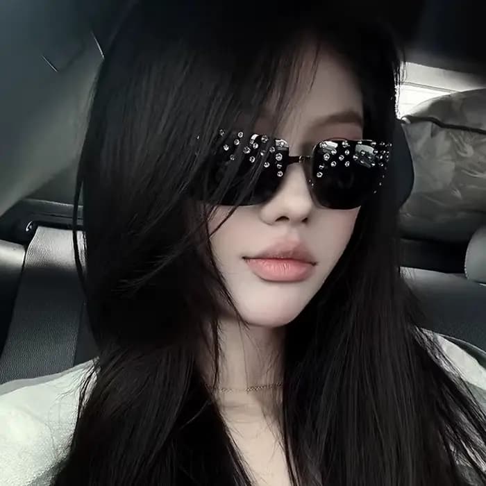 Lunettes de soleil sans monture à strass