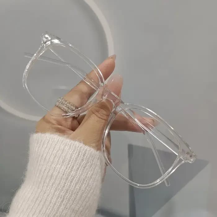 Lunettes à monture carrée minimaliste avec verres transparents