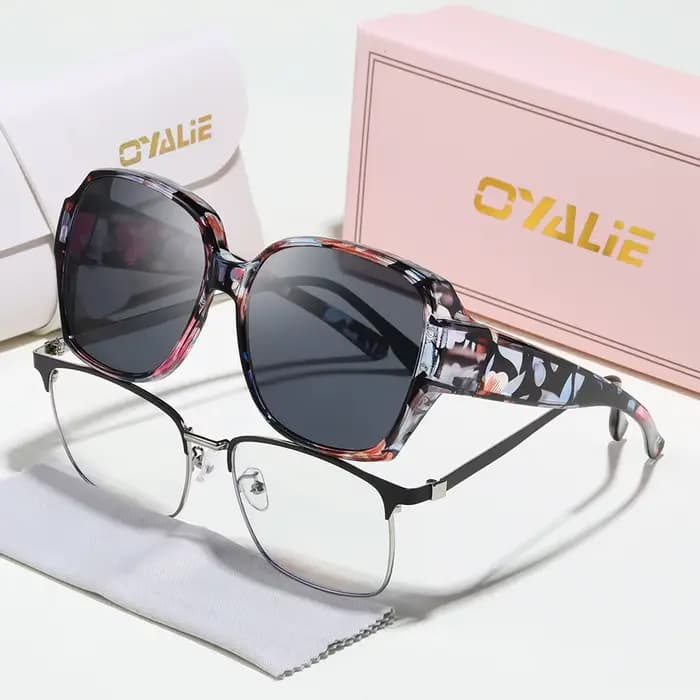 Lunettes de soleil Oyalie surdimensionnées à monture à motifs