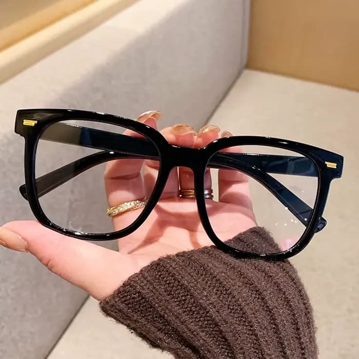 Lunettes transparentes à monture en corne
