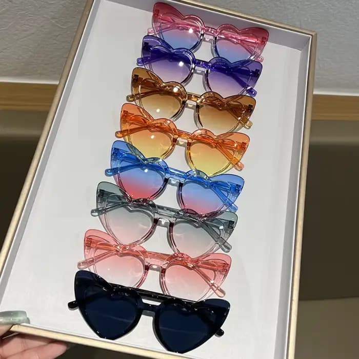 Lunettes de soleil en forme de cœur pour femmes