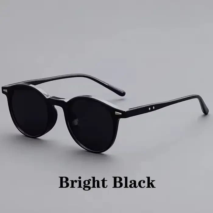 Une paire de lunettes de soleil rétro à monture ronde