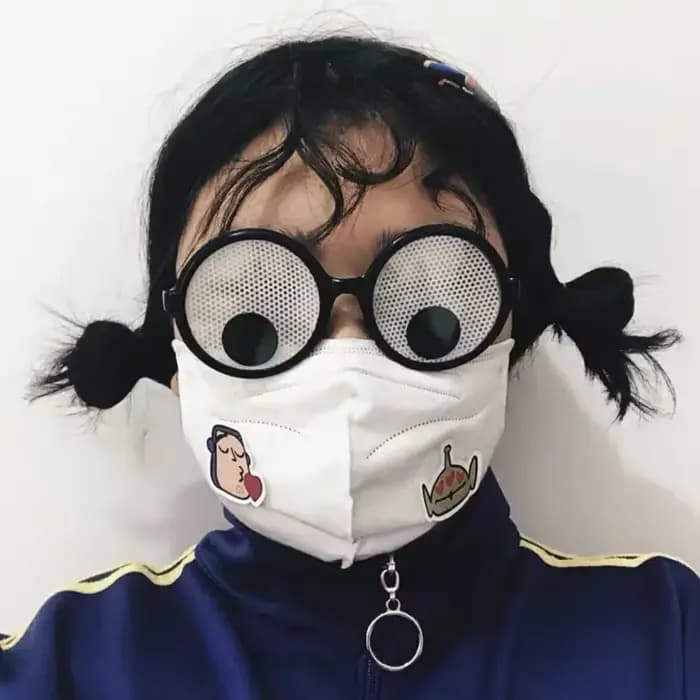 Lunettes de soleil amusantes et folles pour robe de soirée