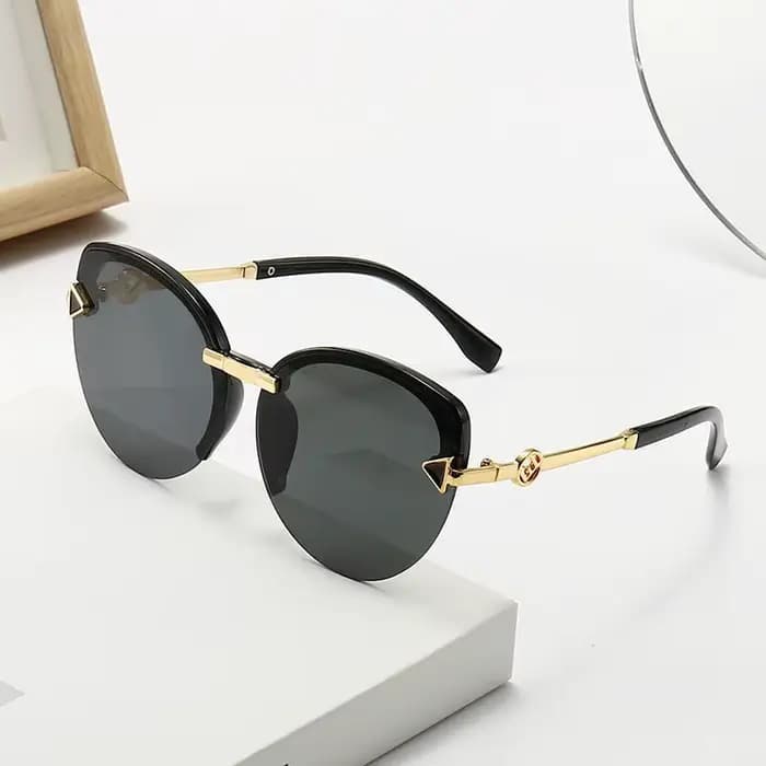 Lunettes de soleil tendance à monture large effet œil de chat avec protection UV