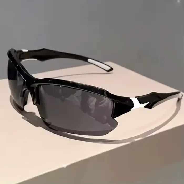 Une paire de lunettes semi-cerclées