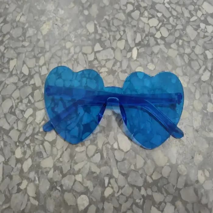 Lunettes de soleil en forme de cœur d'amour pour femmes