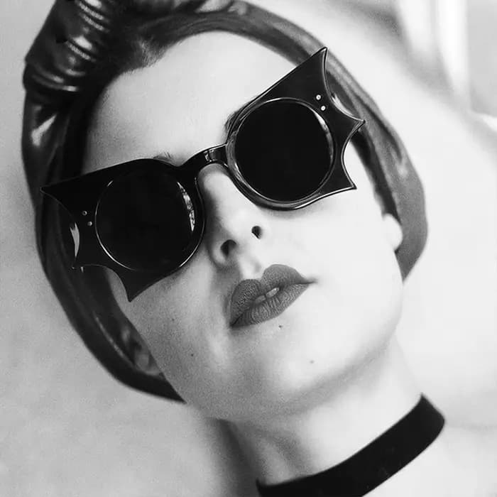 Lunettes de soleil chauve-souris uniques pour femmes
