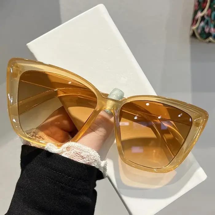 Lunettes de soleil œil de chat tendance pour femmes, lunettes de soleil carrées rétro, nouvelle protection UV400, lunettes de soleil tendance pour l'été