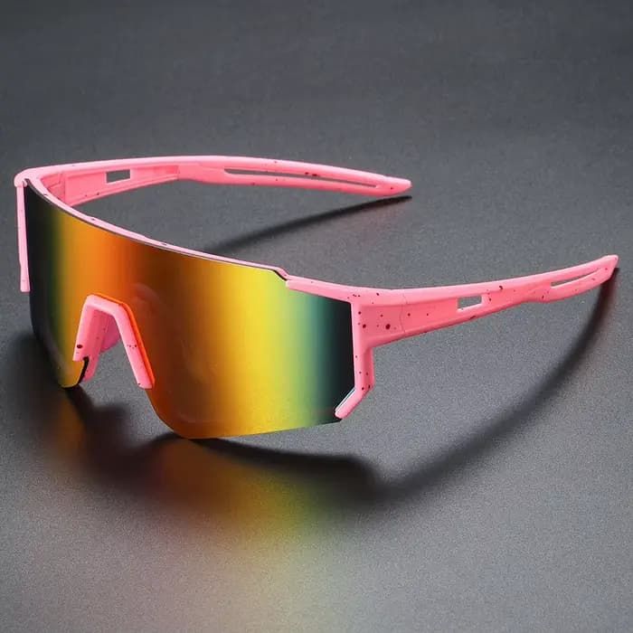 Une paire de lunettes élégantes pour hommes.