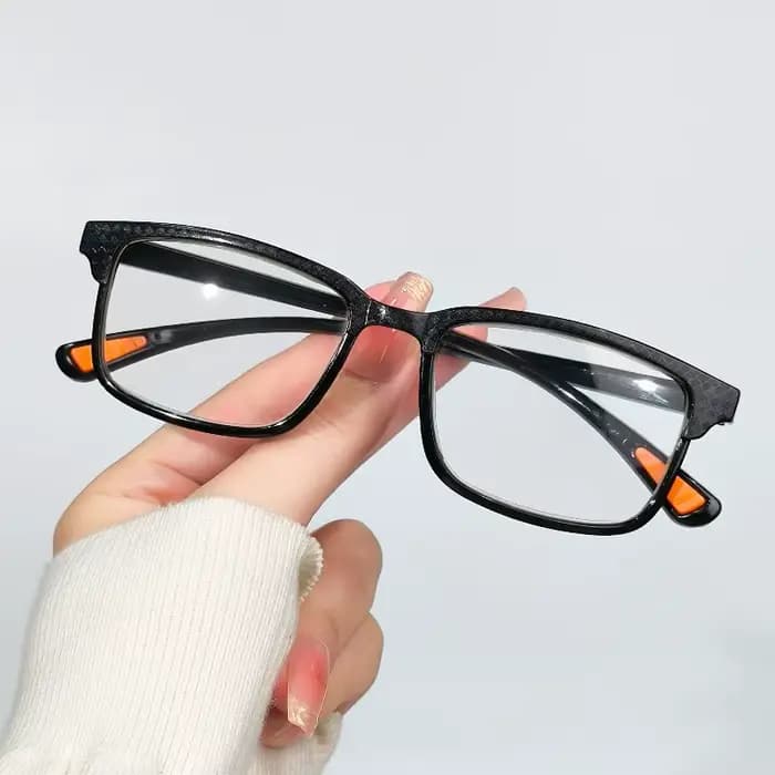 Un ensemble de 6 lunettes de lecture Simplicity à monture complète